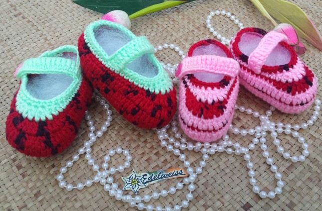 Sepatu bayi rajut benang akwool