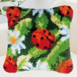 L133 Latch Hook Kit Sarung Bantal Rajut Ladybugs 40x40 cm